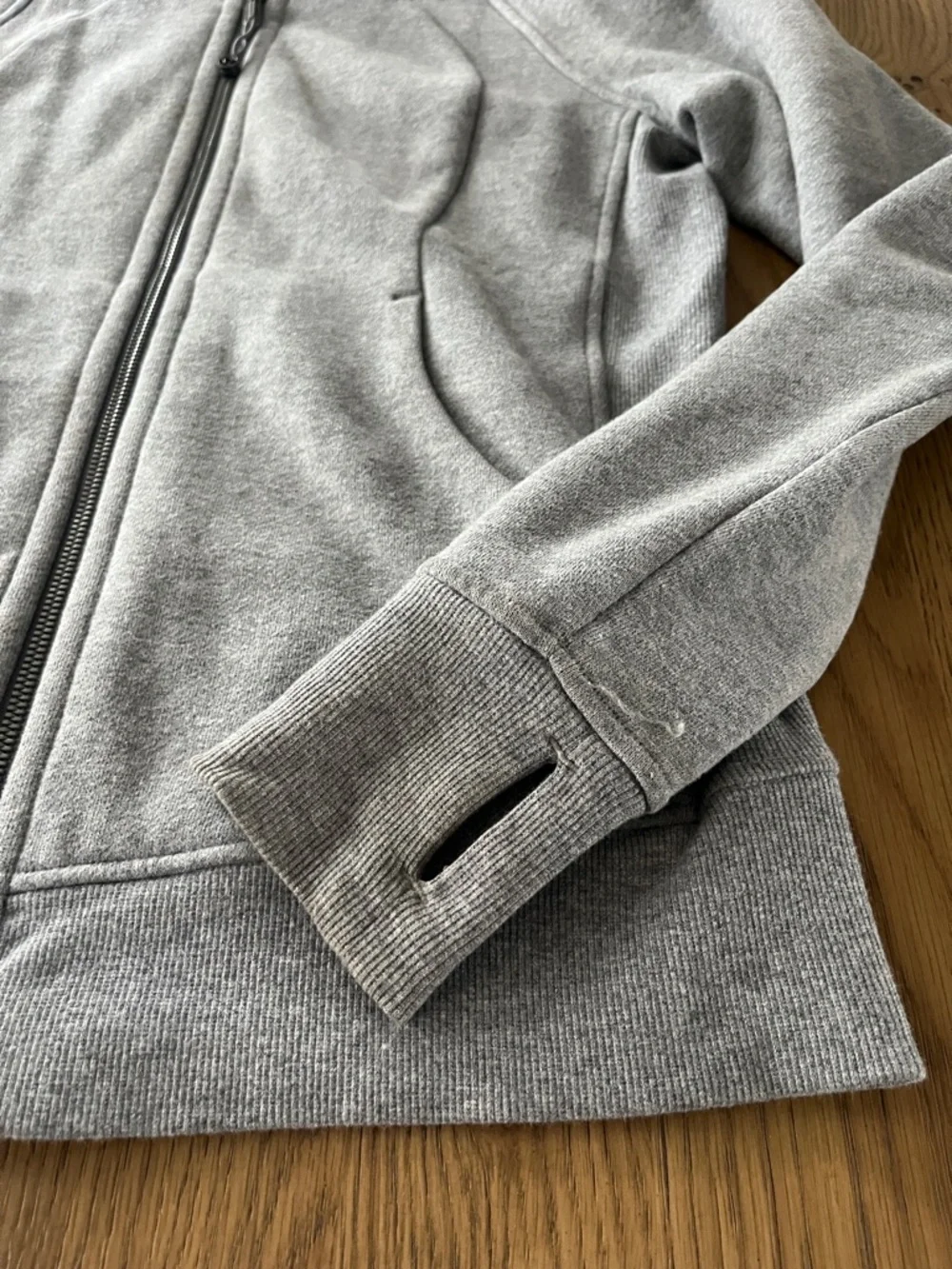 Light Grey Full-Zip Hooded Sweatshirt
Lululemon - Picture 3 of 6